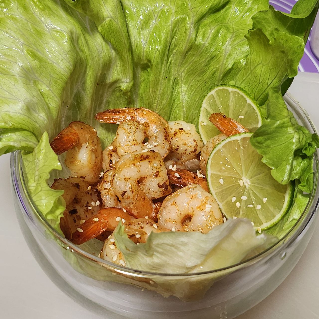 Тигровые креветки, обжаренные с розмарином