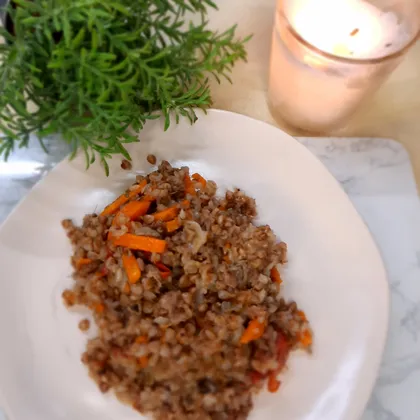 Гречка с тушенкой, морковью и луком