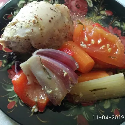 Бедра куриные с овощами в рукаве