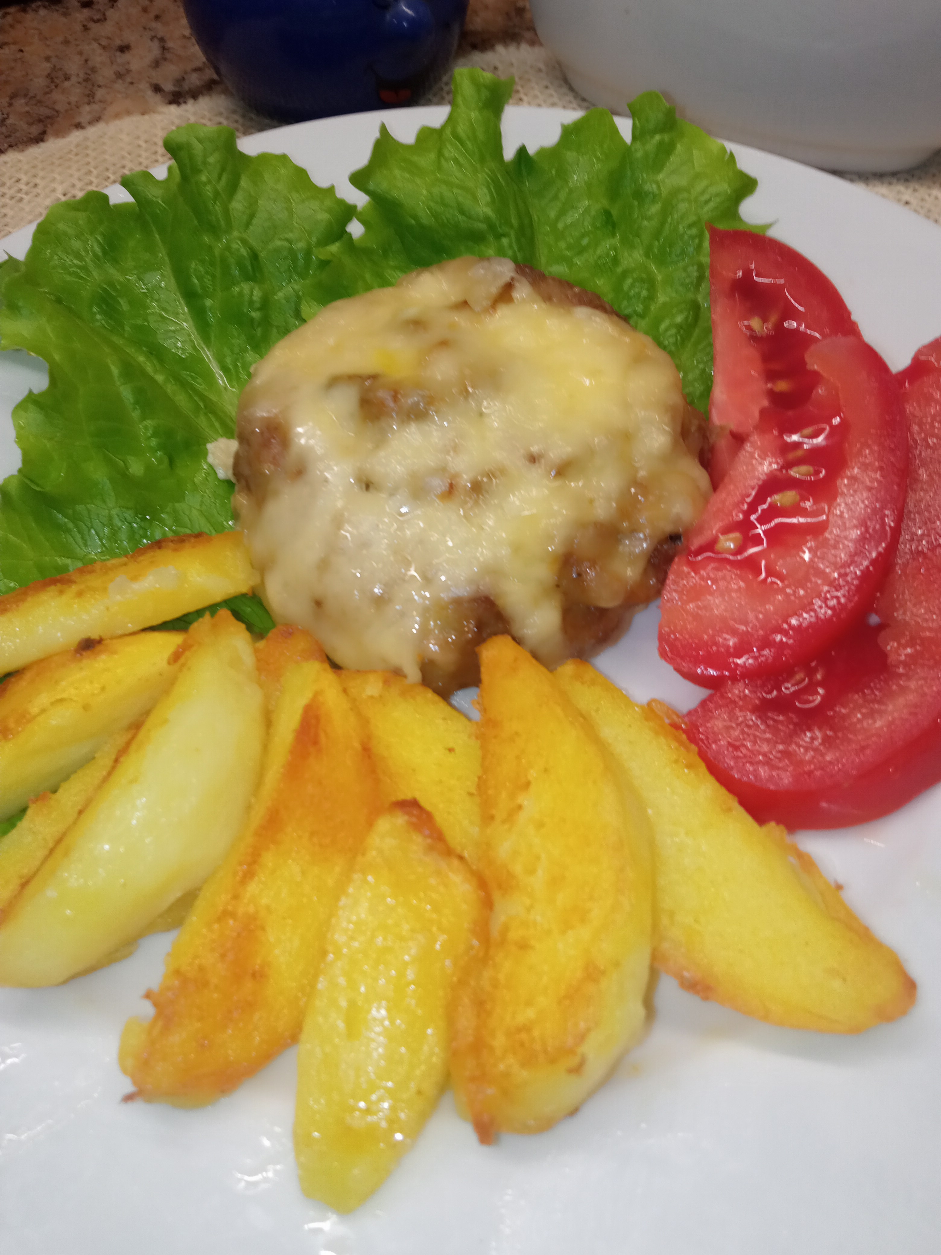 Мясные гнезда с грибами и сыром