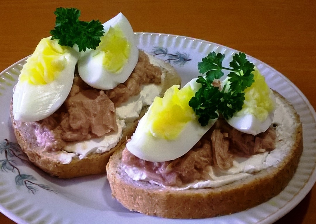 Бутерброд с тунцом и творожным сыром – кулинарный рецепт