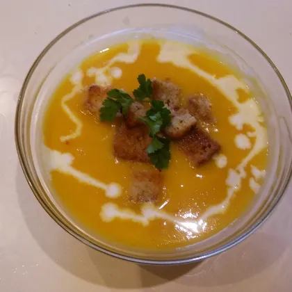 Суп-пюре из тыквы на курином бульоне