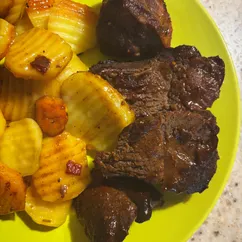 Конина на кости в духовке