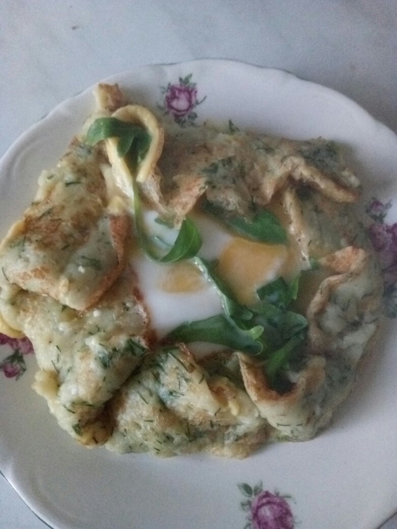 Яичница в блине