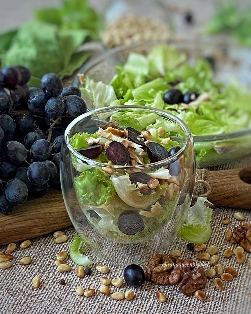 Салат с виноградом и тремя видами сыра - рецепт автора Сергей