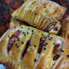 Слойки с творогом и сливой