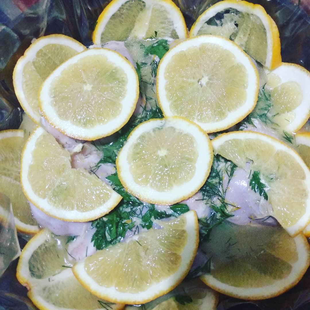 Куриные бедрышки в апельсиновом соке🤗