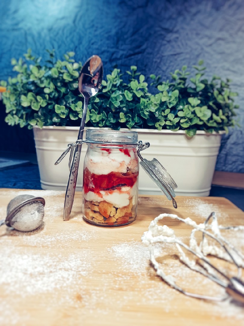 Трайфл с клубничным вареньем🍓