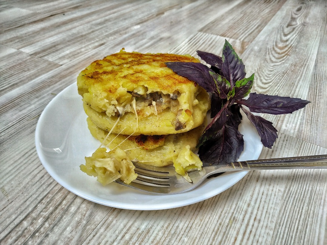 Картофельные пирожки с грибами - пошаговый рецепт с фото на фотодетки.рф