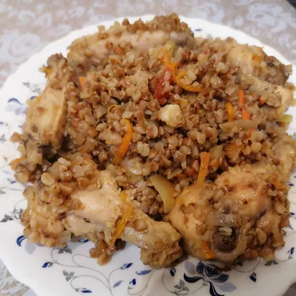 Гречка с куриными крыльями