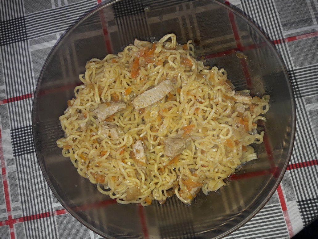 Рисовая лапша со свининой и соевым соусом — пошаговый простой рецепт от Katana