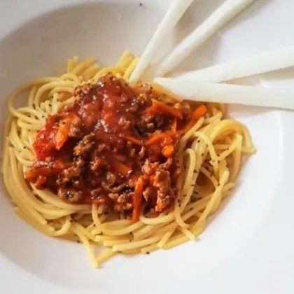 Спагетти болоньезе и кольраби