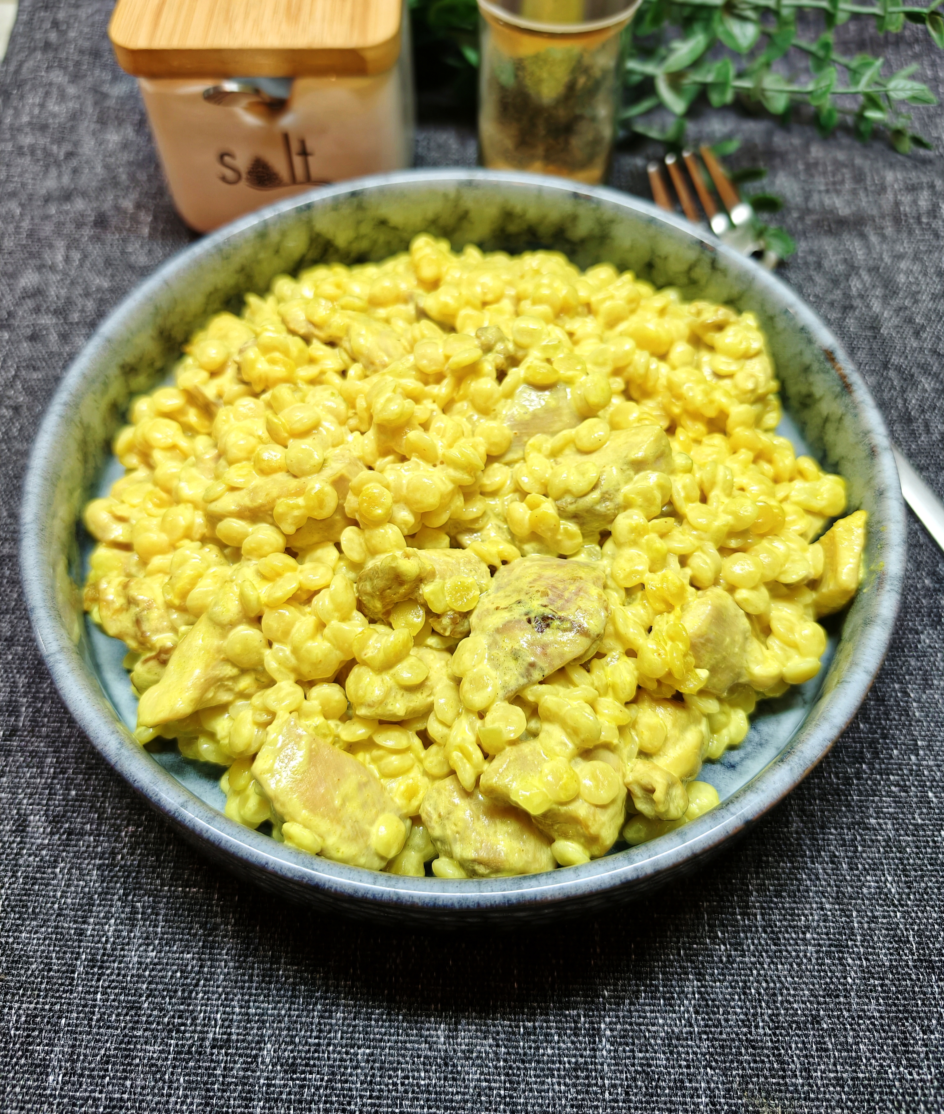 Птитим с курицей в сливочном соусе 