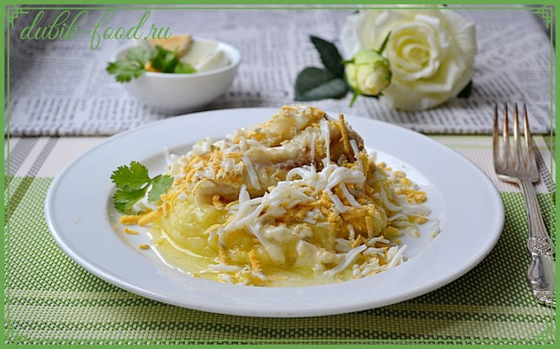 Отварная рыба с маслом и яйцом