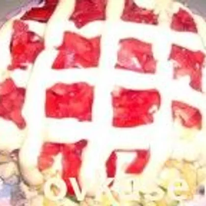 Салат новогодний с фисташками и курицей «Паутинка»