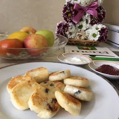 Сырники с изюмом без яиц