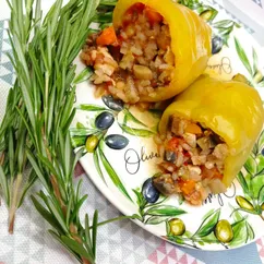 Овощные перчики с курицей и грибами