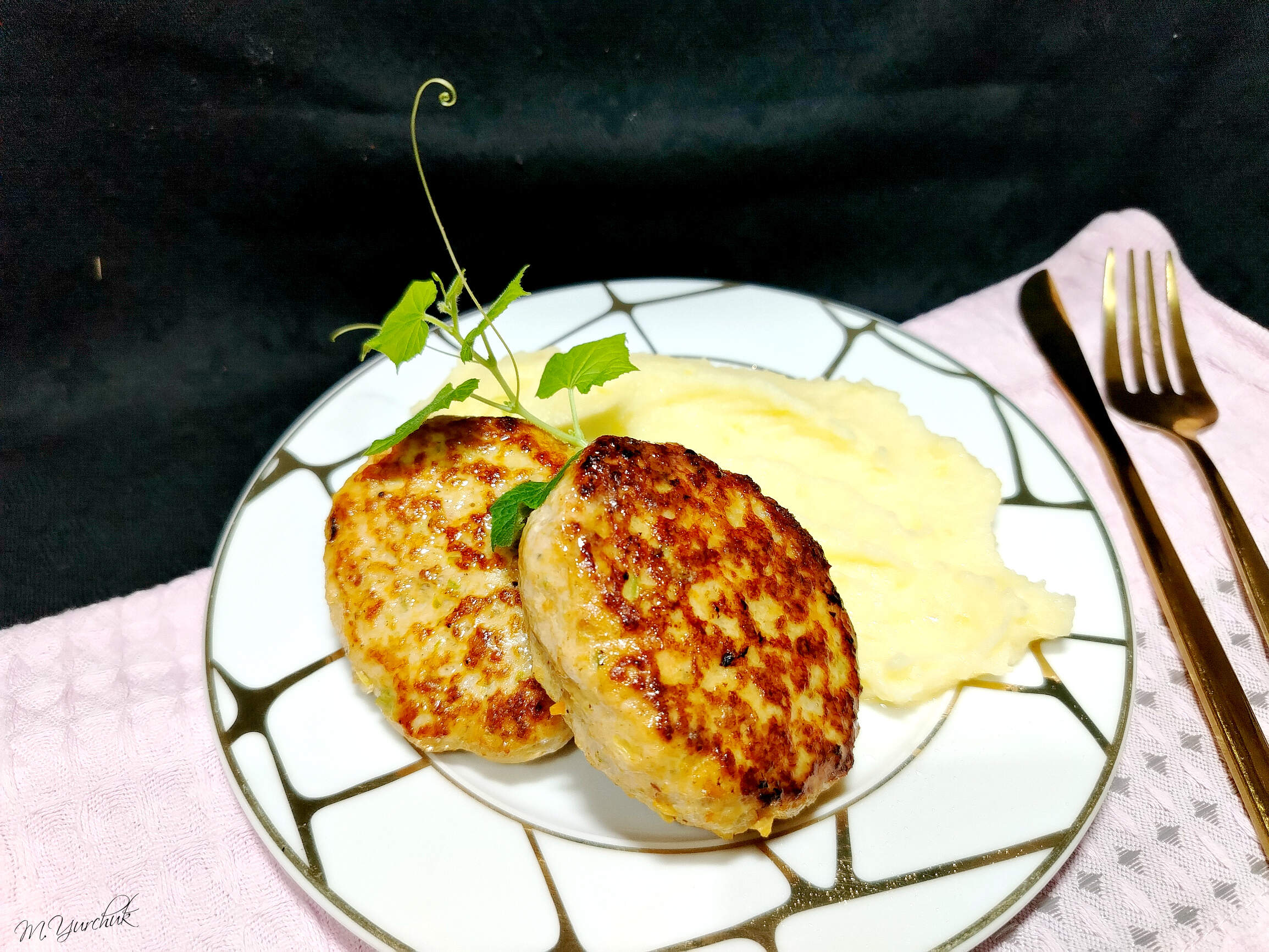 Куриные котлеты с овощами 
