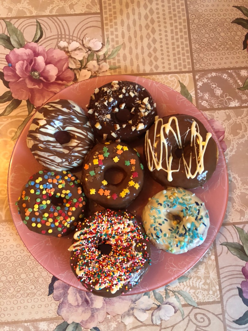 Донатсы (пончики покрытые шоколадной глазурью) 🍩