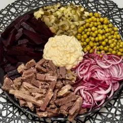 Салат с говядиной и свеклой