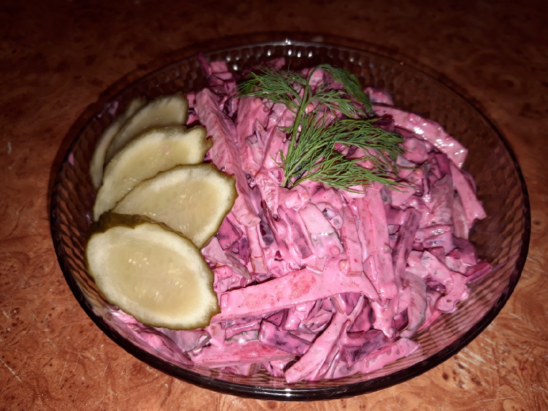 Рецепт мясного салата с луком