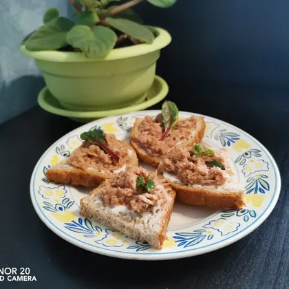 Бутербродики с тунцом