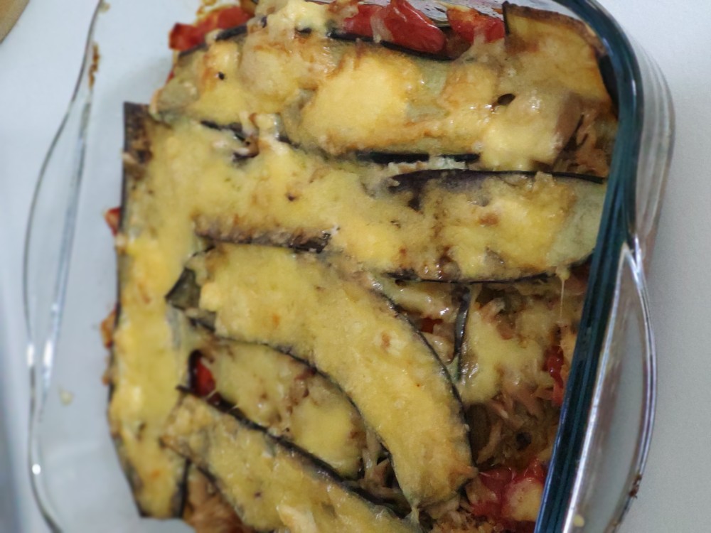 Лазанья с баклажанами и тунцом