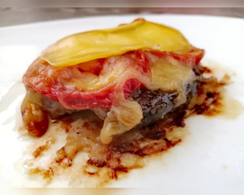 Мясо по-французски в фольге в духовке - классический рецепт с фото