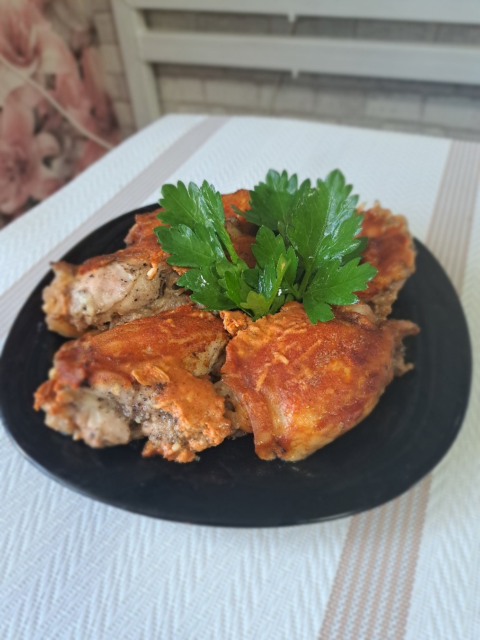 Запеченные куриные бедрышки в соусе