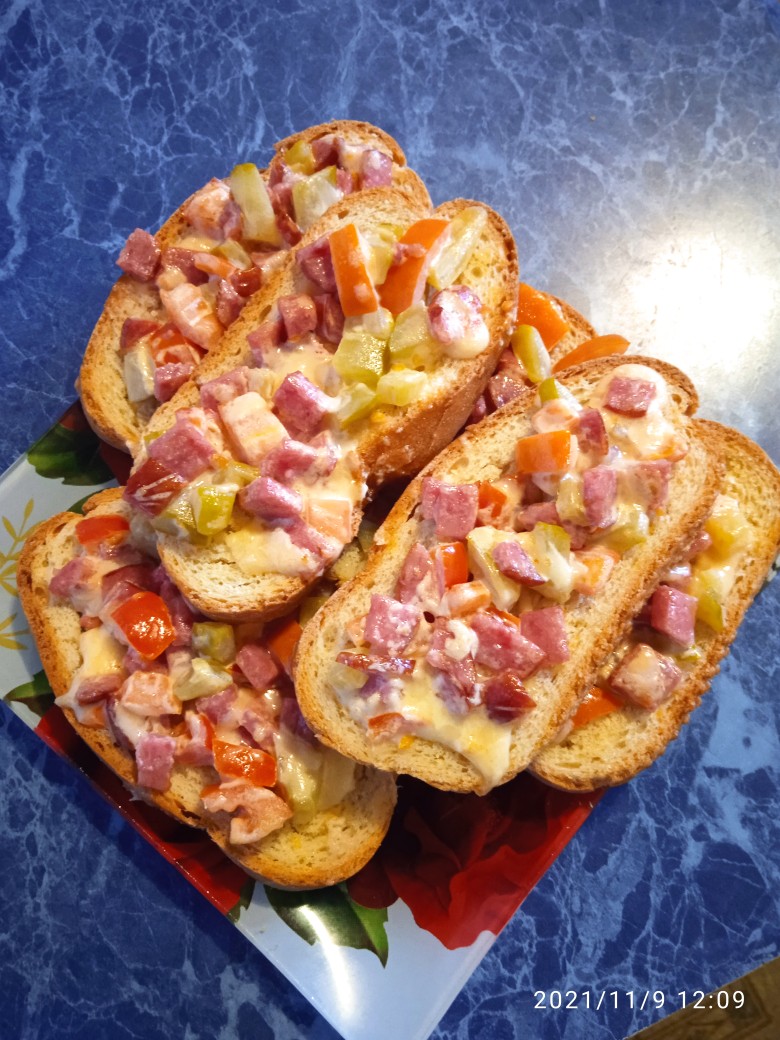 Горячие бутерброды мини-пиццы – пошаговый рецепт приготовления с фото