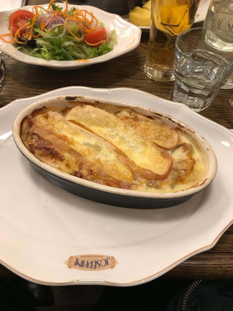 Французское блюдо La Tartiflette