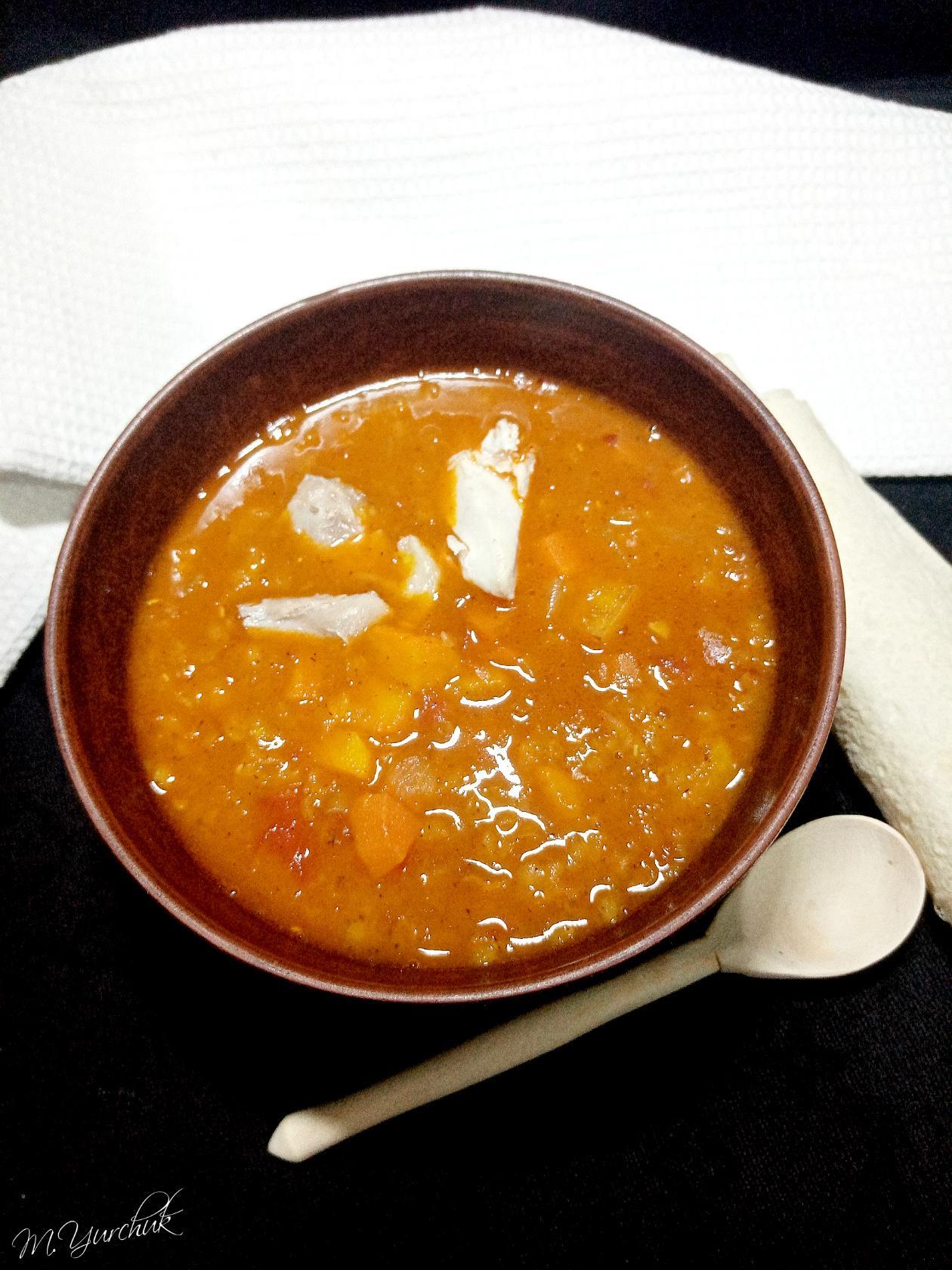 Пряный чечевичный суп с тыквой