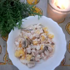 Салат с ананасами на новый год