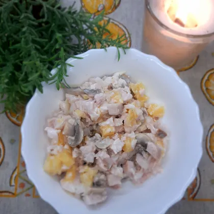 Салат с ананасами на новый год