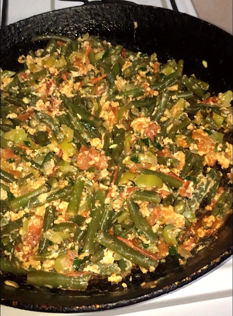 Стручковая фасоль с яйцами, помидорами и сыром!!!