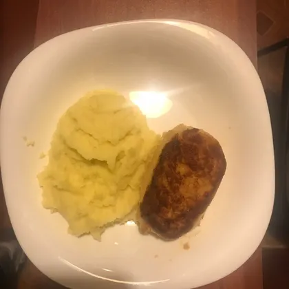 Картофельное пюре с куриной котлетой в мультиварке