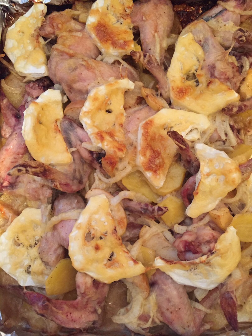 Крылышки с картошкой и кабачком