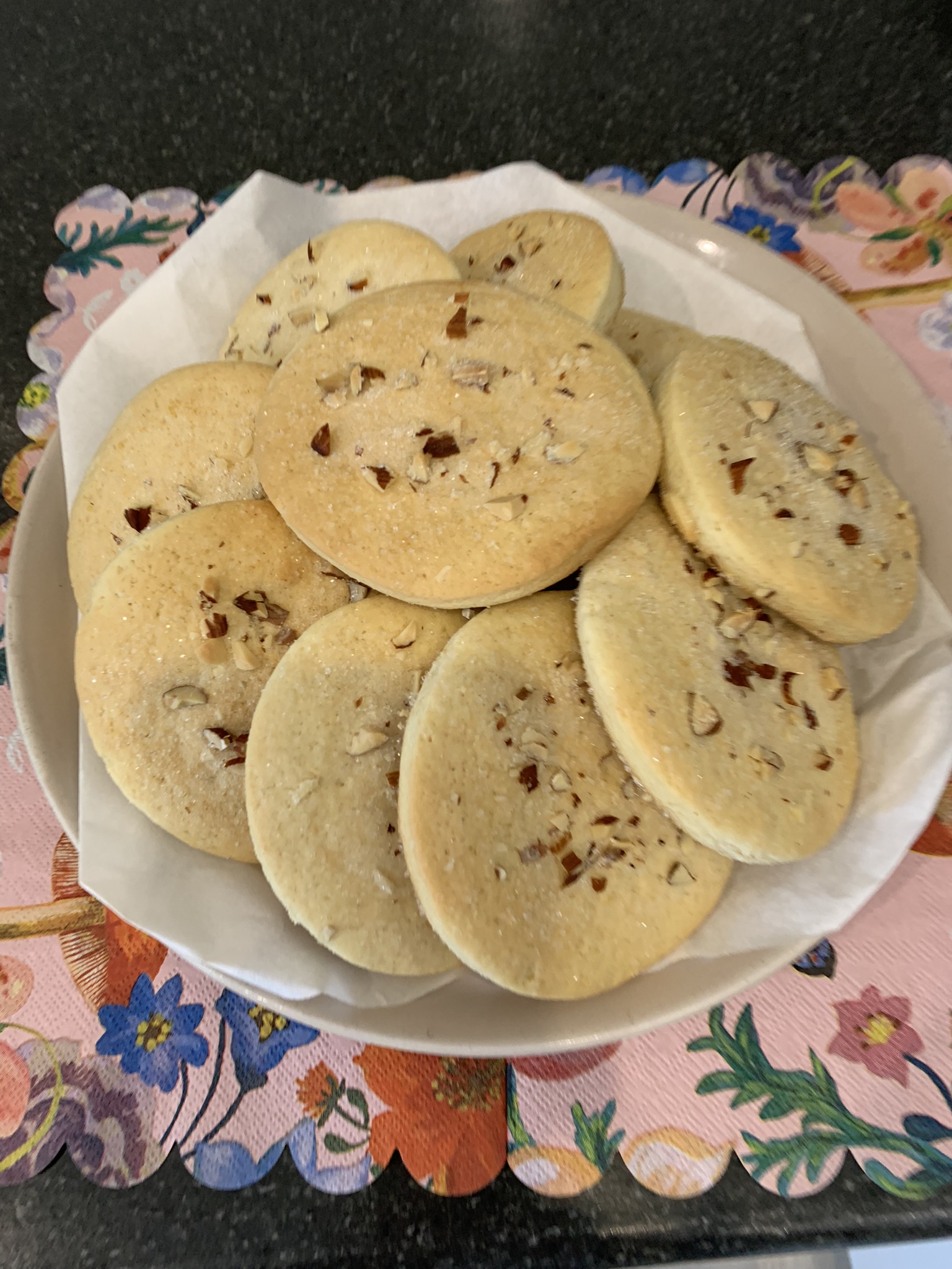 Печенье сахарное с миндалём 