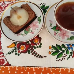 Шоколадный кекс с грушей