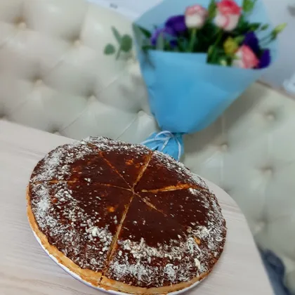 Пирог-ватрушка с шоколадной глазурью