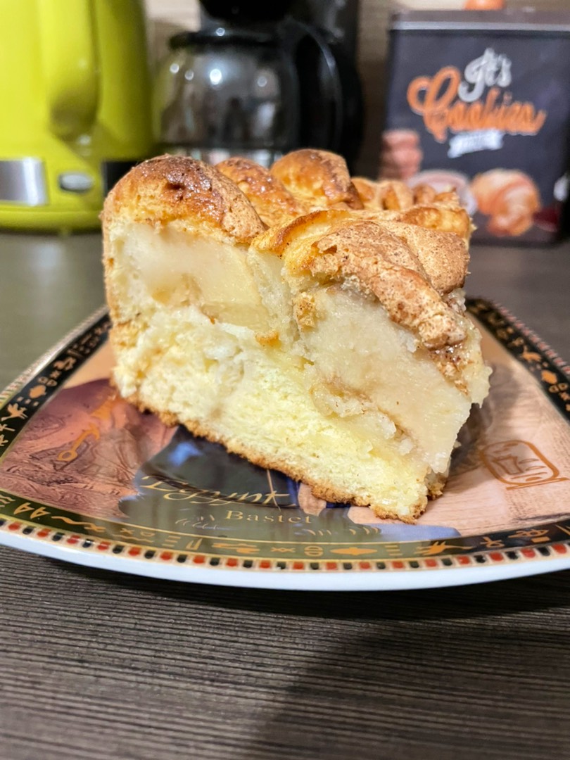 Шарлотка с корицей