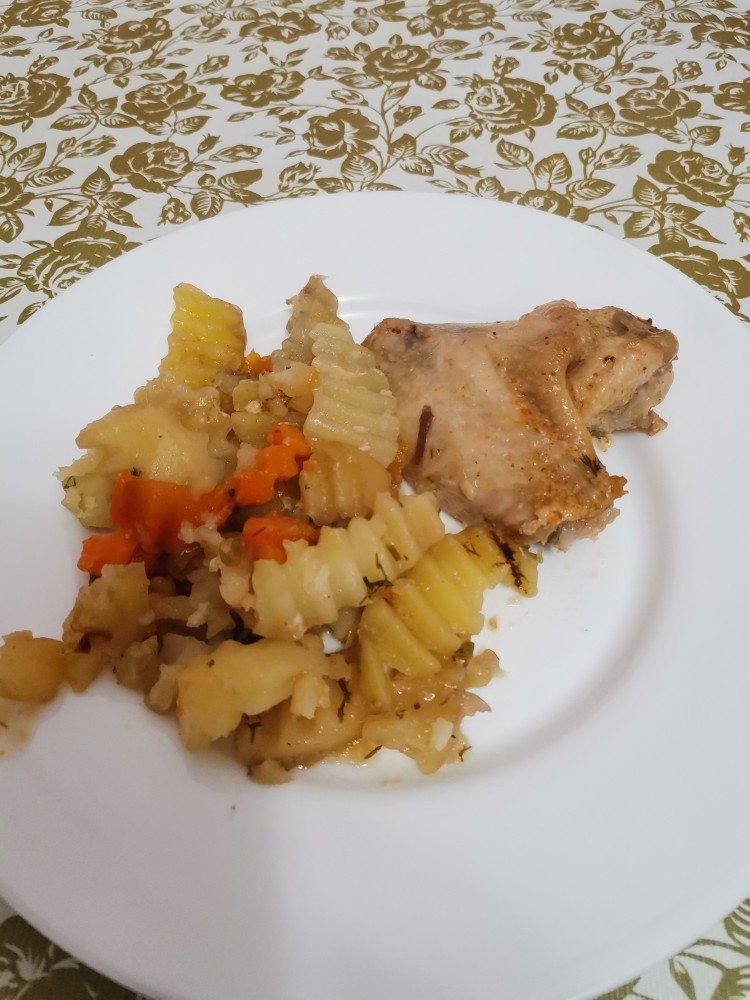 Вариант 2: Куриные крылышки с картошкой в духовке - новый рецепт с фото