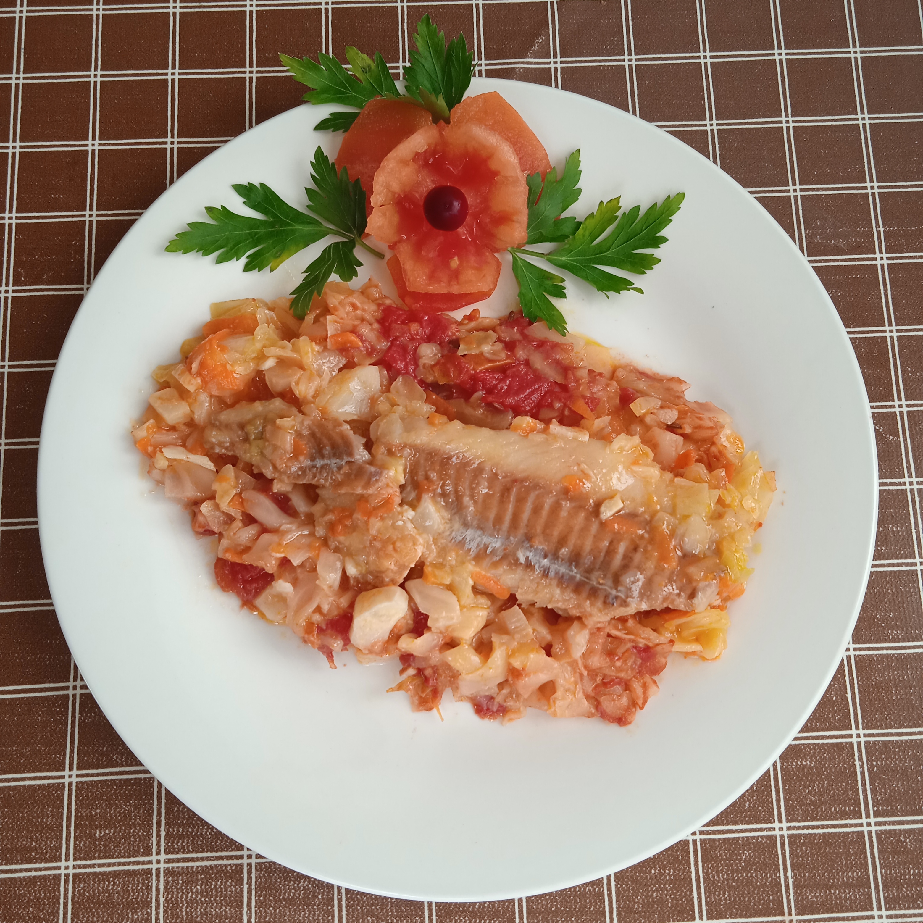 Минтай с капустой