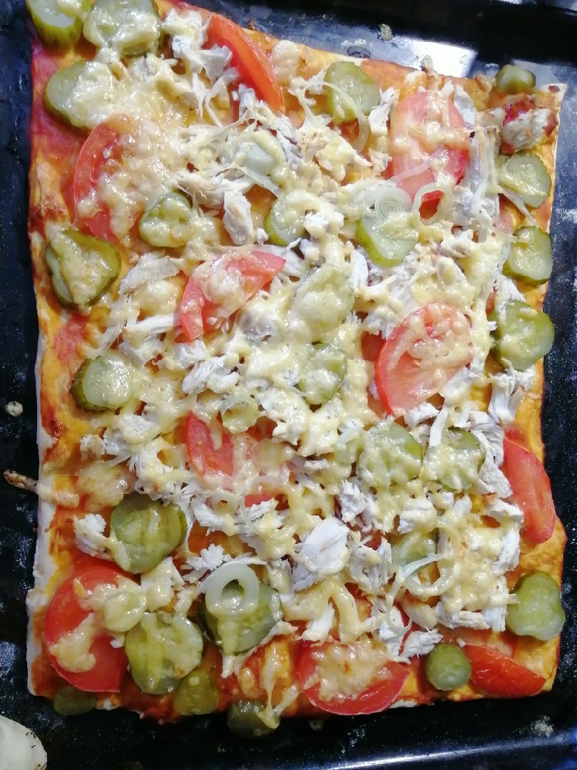 Пицца с филе курицы