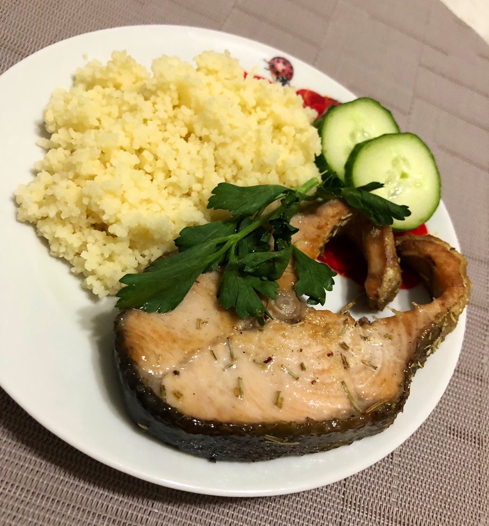 Стейк рыбы с кускусом
