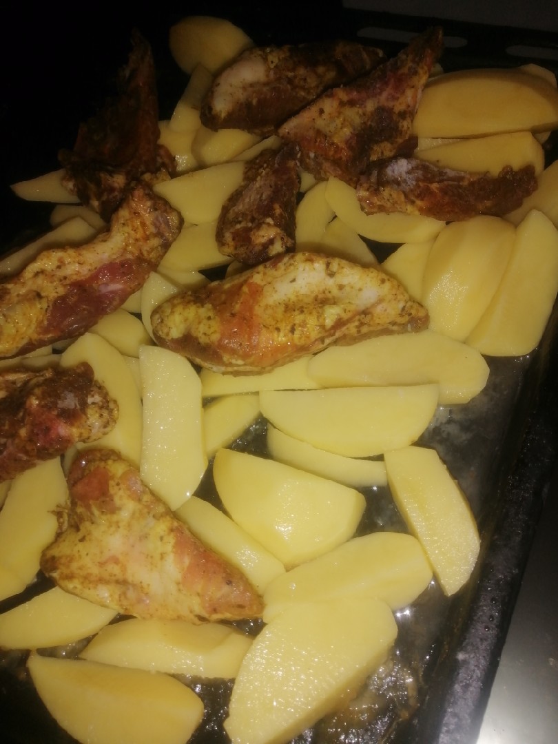 Ребрышки с картошкой в духовке