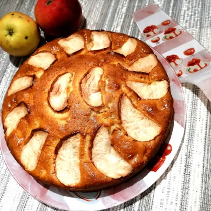 Итальянский сливочный пирог с яблоками