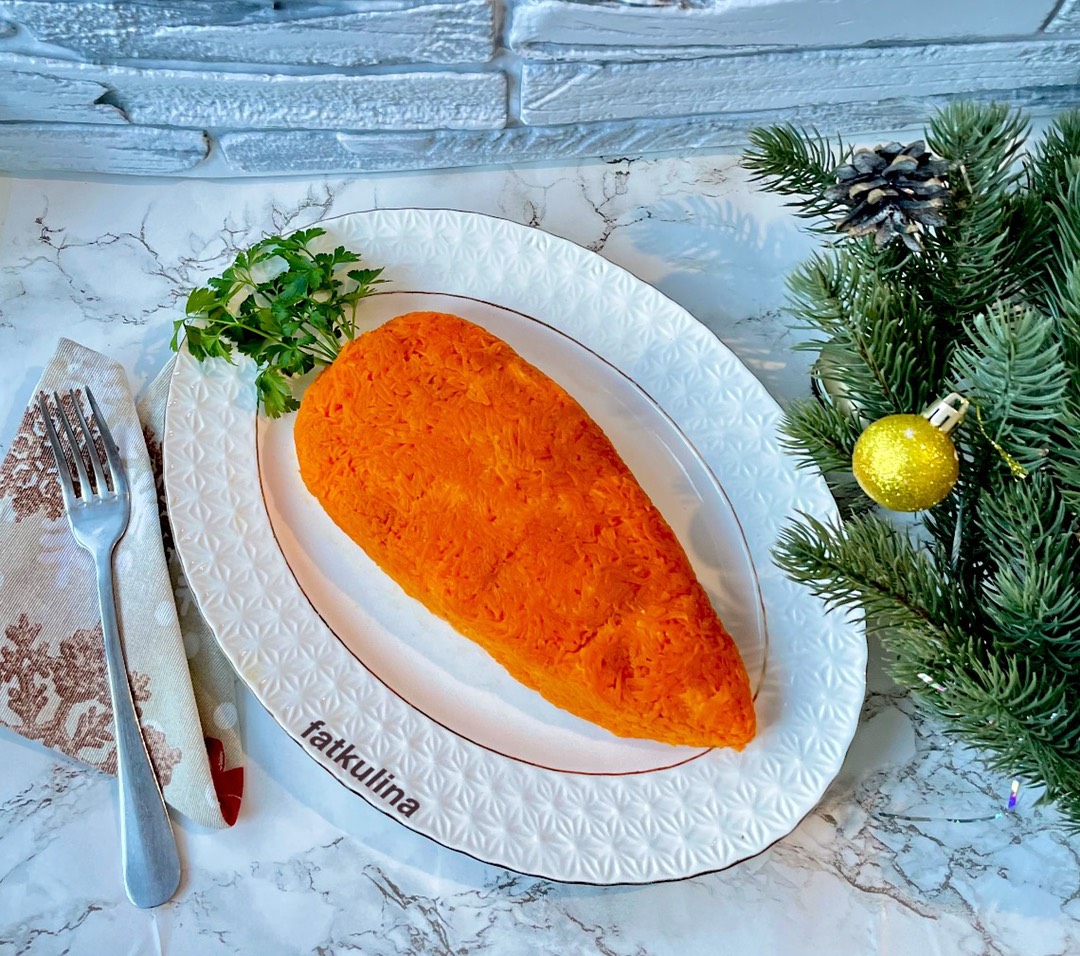 Салат морковка с отварной курицей на новогодний стол