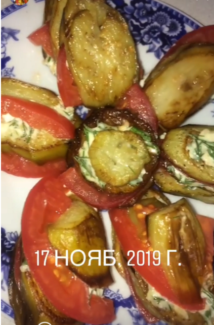 Язычки из баклажанов с помидорами и чесноком