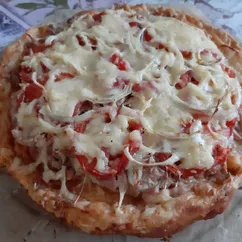 Галета с тунцом на томатном тесте.😋🐟🍅🧀